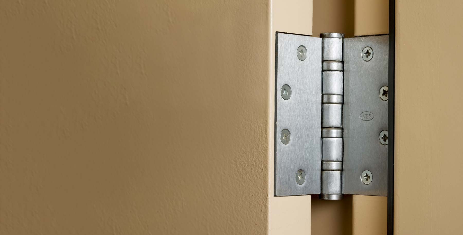 The Basics of Door Hinges | SECLOCK